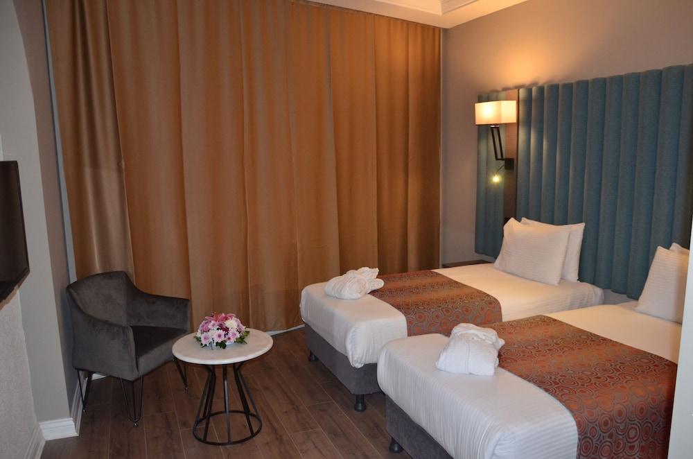 Отель Crowne Plaza - Ortakoy Bosphorus By Ihg