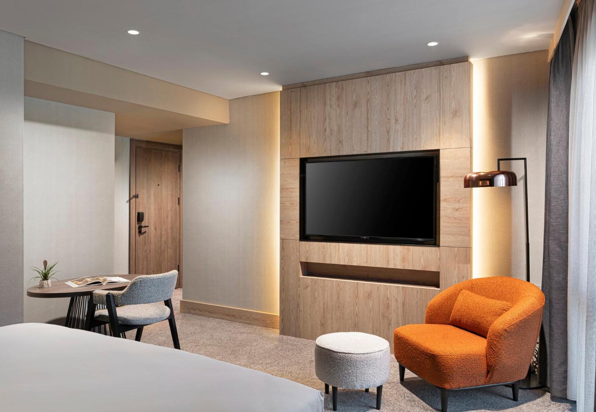 Отель Crowne Plaza - Ortakoy Bosphorus By Ihg 5*