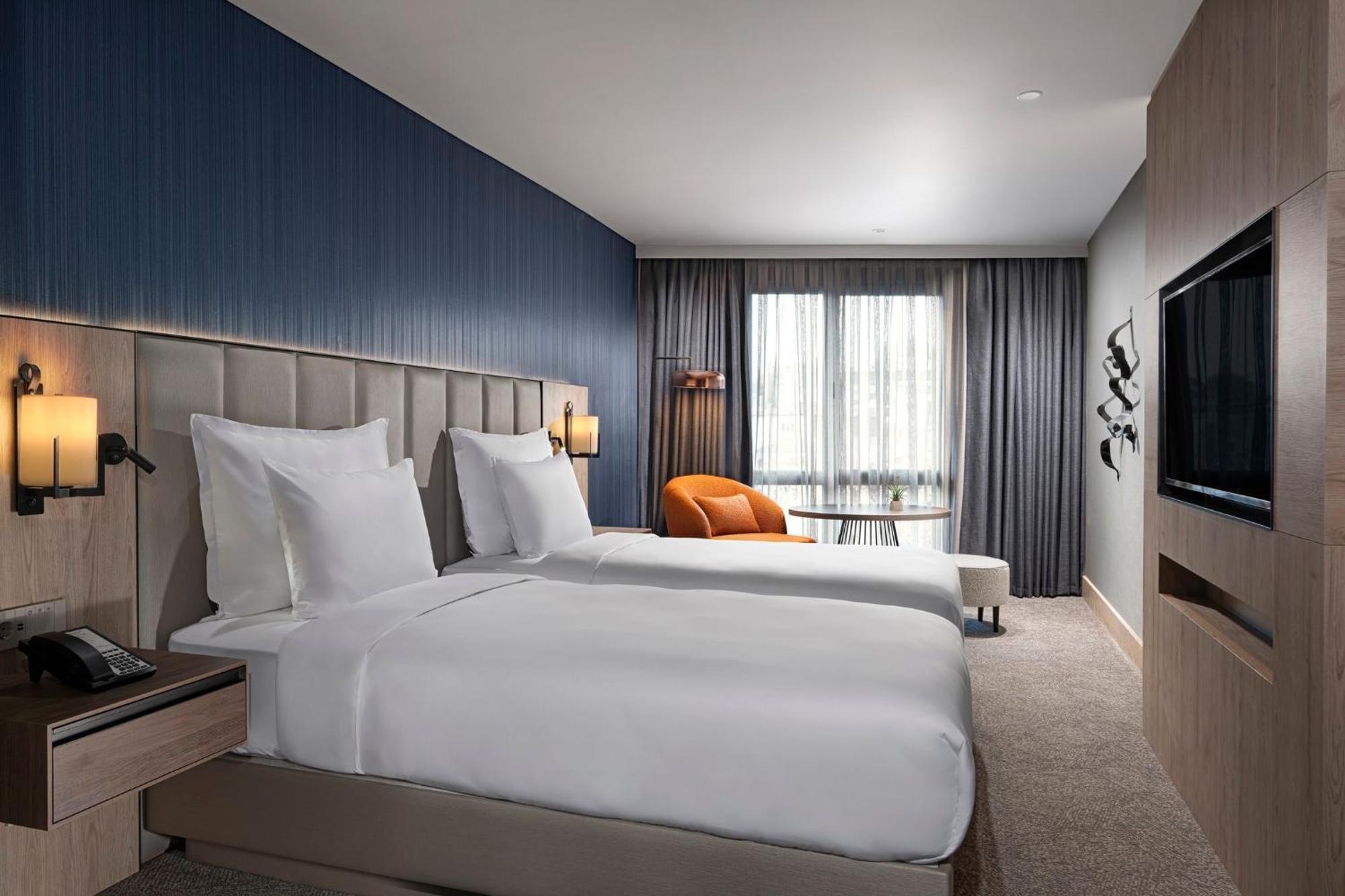 Отель Crowne Plaza - Ortakoy Bosphorus By Ihg 5*